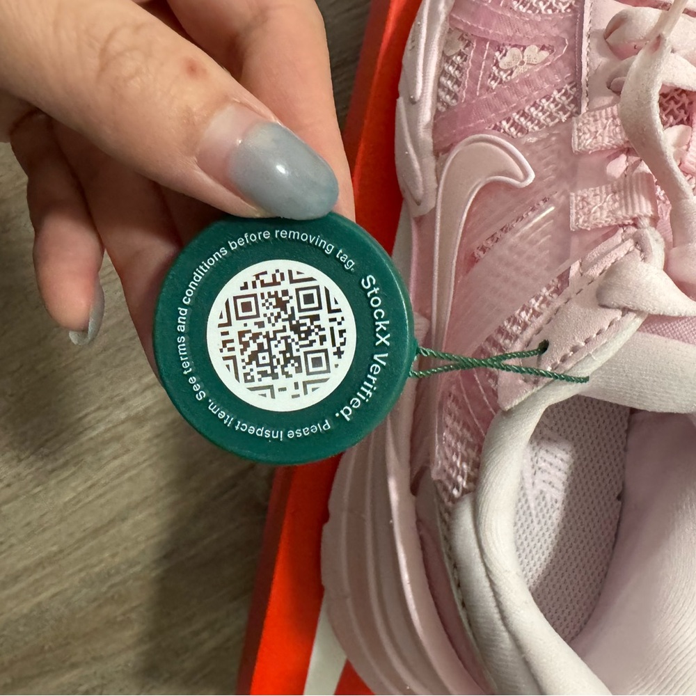 Nike Pink Floral Sneakers - Picture 3 of 3